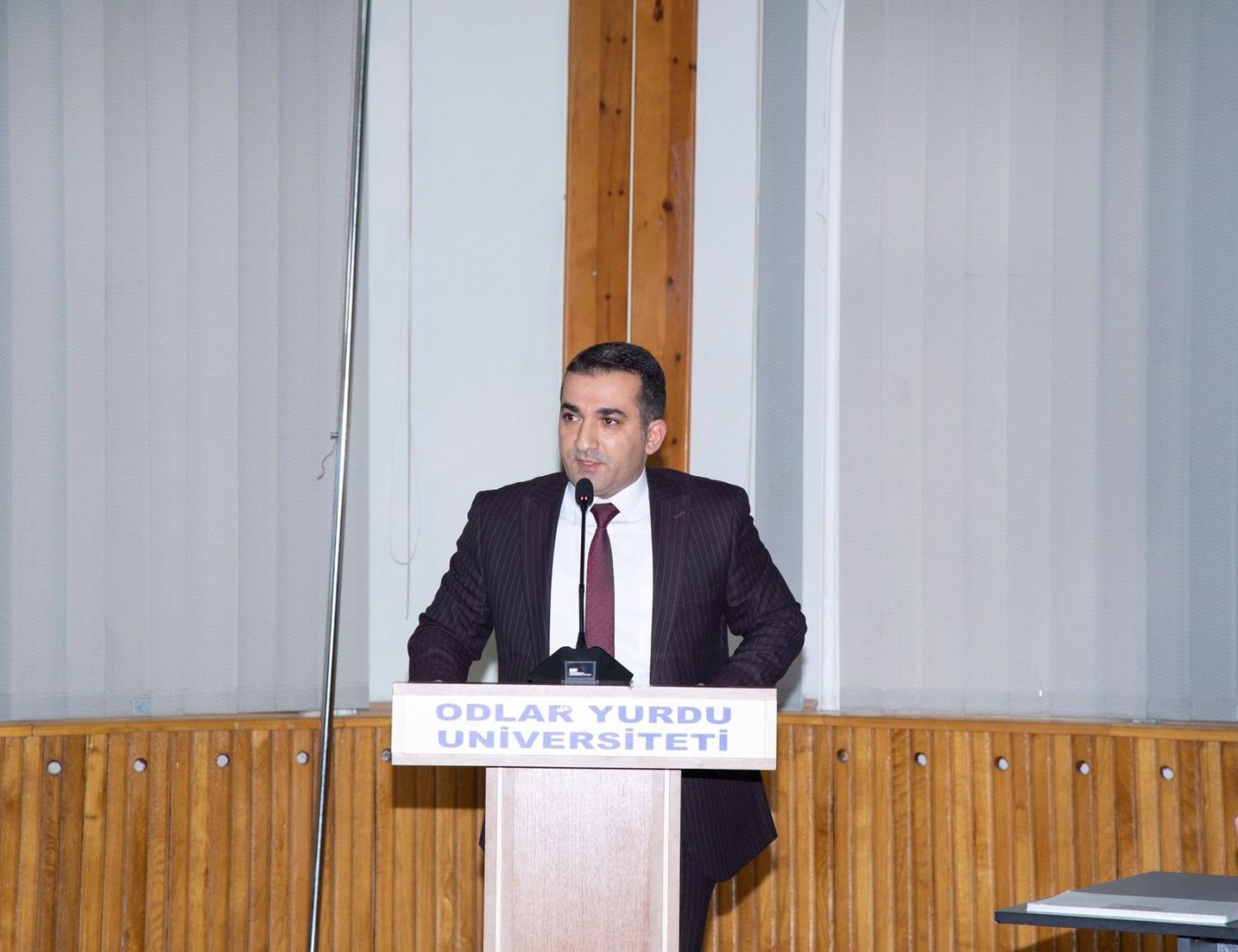 Odlar Yurdu Universitetində Qloballaşma Dövründə Milli-Mənəvi Dəyərlərin Qorunması adlı tədbir keçirilib