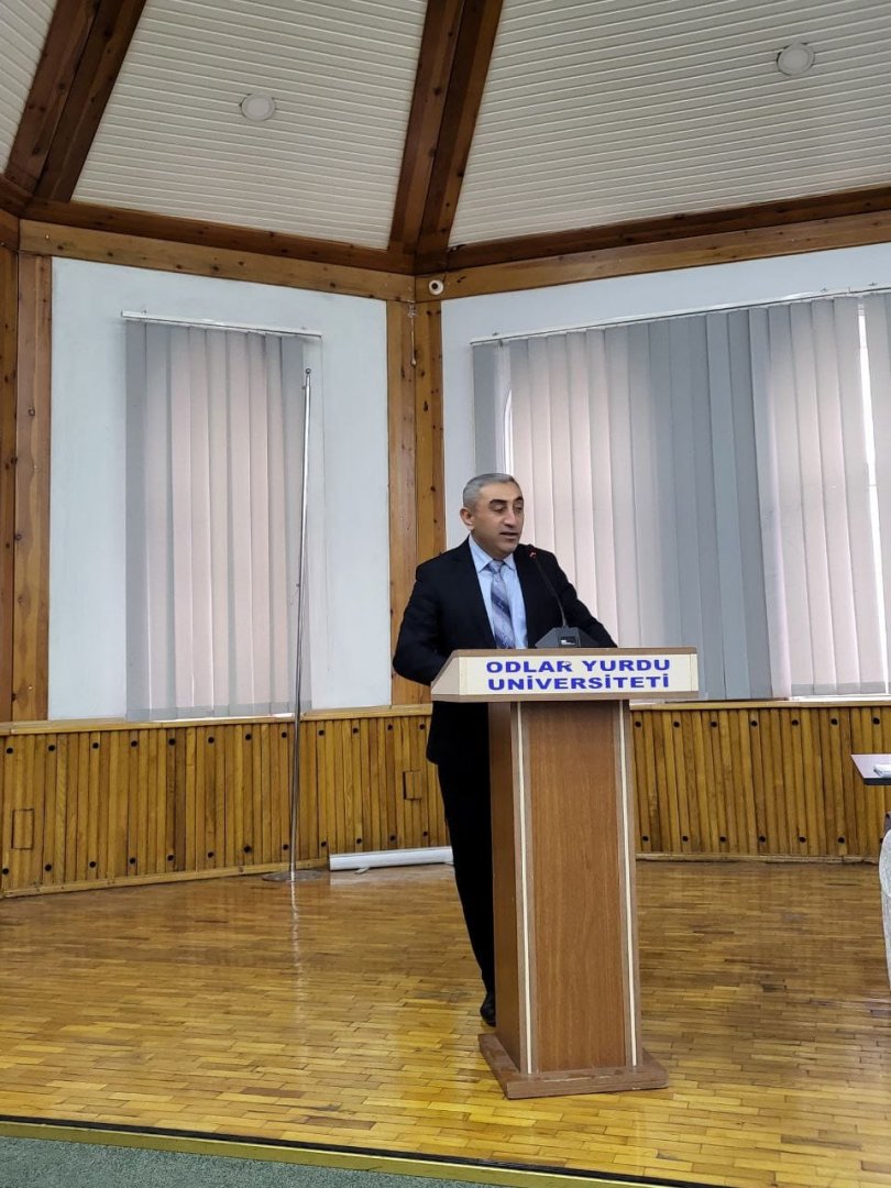 Odlar Yurdu Universitetində Qloballaşma Dövründə Milli-Mənəvi Dəyərlərin Qorunması adlı tədbir keçirilib