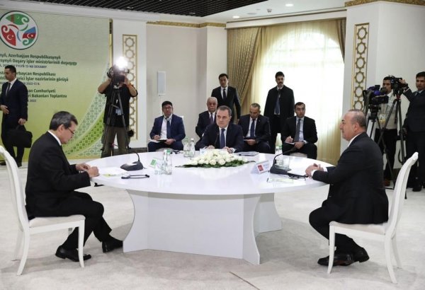 Meeting between Azerbaijani, Turkish, Turkmen FMs kicks off in Avaz