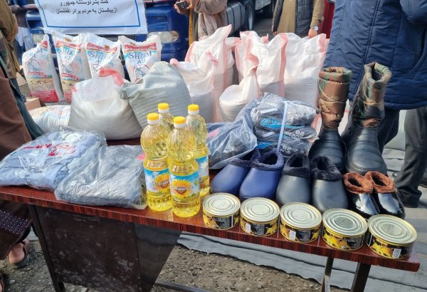 Özbekistan, Afganistan'a 170 ton insani yardım malzemesi gönderdi