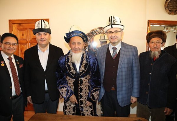 103 yaşındaki Kırgızistan asıllı Ulu'ya sürpriz doğum günü kutlaması: Türk bayrağı mahşer gününe kadar göklerden inmesin