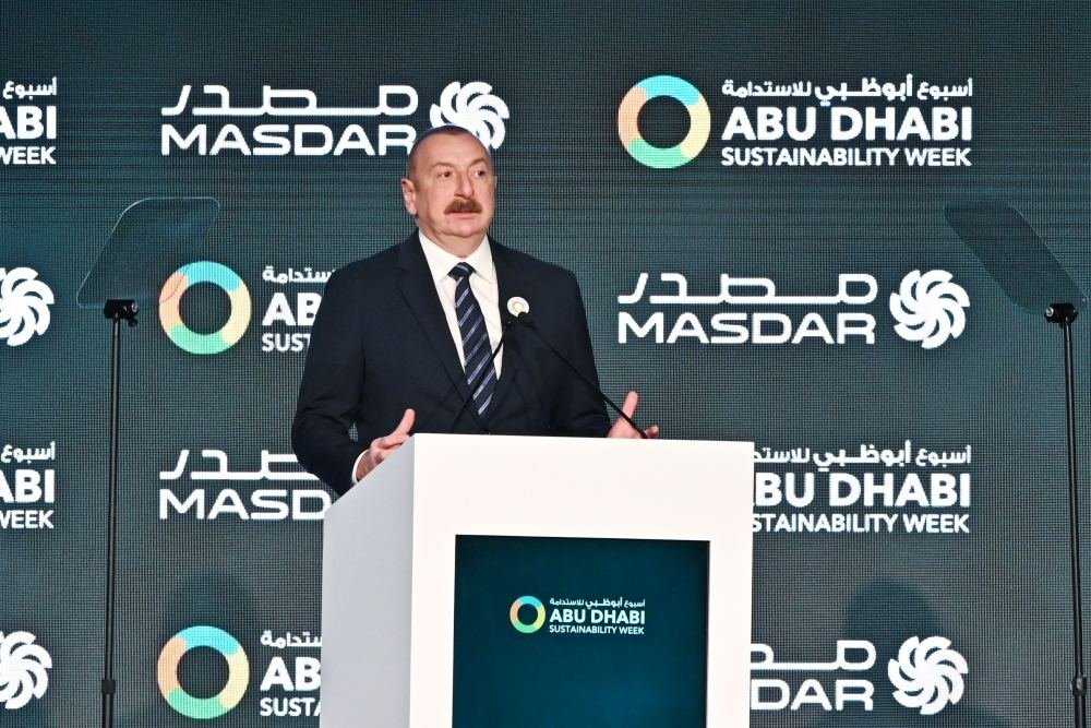 Президент Ильхам Алиев: Сегодня Азербайджан не только обеспечивает собственные энергетические потребности, но и экспортирует сырую нефть, природный газ и электроэнергию