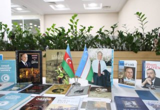 Азербайджанский Культурный центр передал библиотекам Узбекистана богатую коллекцию