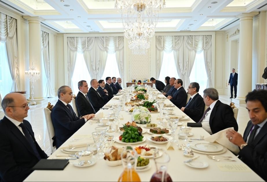 Dinner hosted on behalf of President Ilham Aliyev in honor of President of Egypt