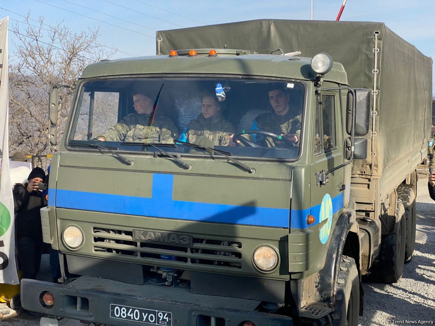 One more vehicle of Russian peacekeepers passes freely along Azerbaijan's Lachin-Khankendi road
