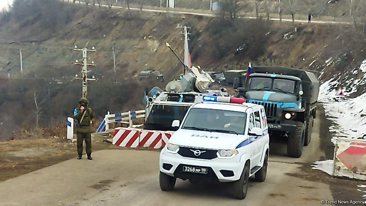 Convoy of Russian peacekeepers passes freely along Azerbaijan's Lachin-Khankendi road