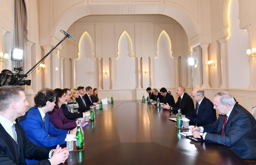 President Ilham Aliyev receives delegation headed by EU Commissioner
