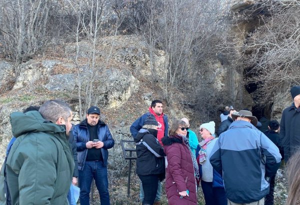 Beynəlxalq səyahətçilər Azıx mağarasını ziyarət edib