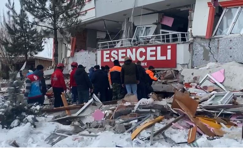 Latest situation in Turkish provinces, as powerful quake hits country (VIDEO)