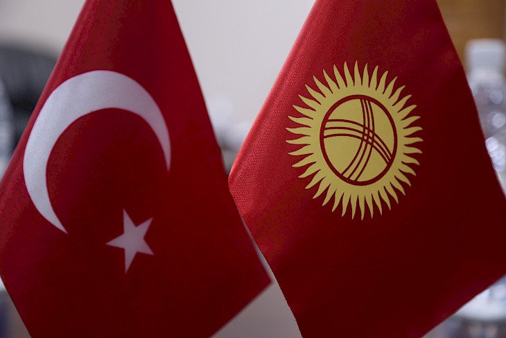 Глава МИД КР выразил соболезнования своему турецкому коллеге в связи с жертвами в результате землетрясения
