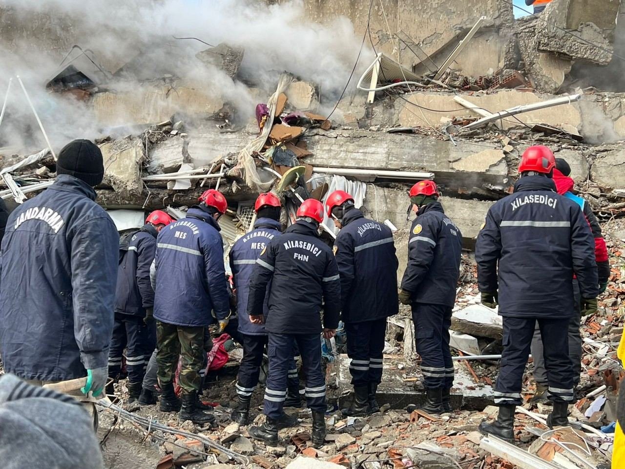 Azerbaijani rescuers pull from rubble 11 people in earthquake-hit Türkiye