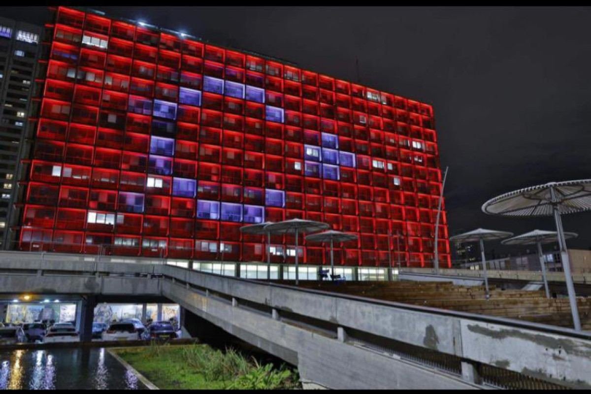 Tel Aviv City Hall lit up in colors of Turkish flag