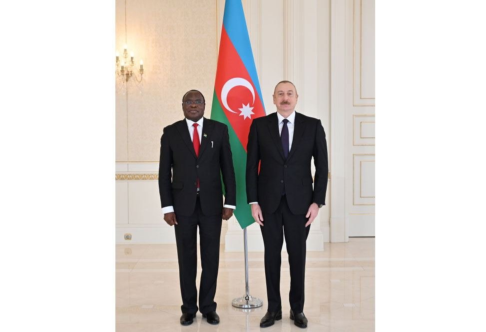 Президент Ильхам Алиев принял верительные грамоты новоназначенного посла Намибии в Азербайджане