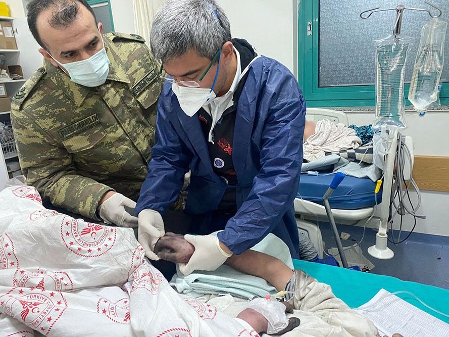Военно-медицинский персонал из Азербайджана приступил к деятельности в Кахраманмараше (ФОТО)