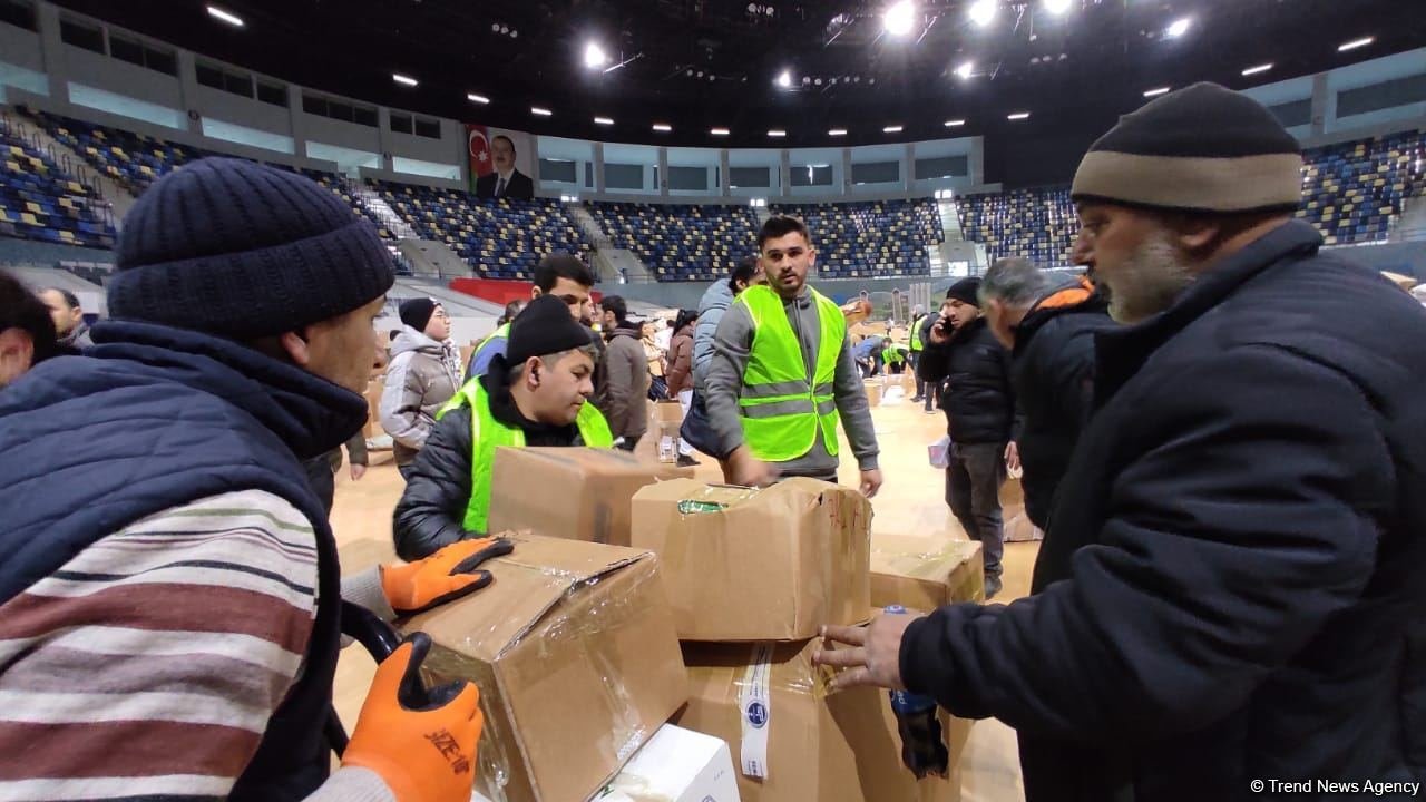 Azerbaijanis flock to aid collection points for quake-hit Türkiye (LIVE)