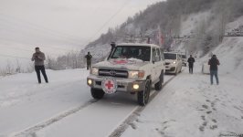 По Лачинской дороге проехали четыре автомашины Красного Креста