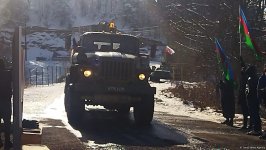 По Лачинской дороге беспрепятственно проехали еще 14 автомобилей российских миротворцев