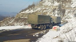 По Лачинской дороге беспрепятственно проехали еще 14 автомобилей российских миротворцев