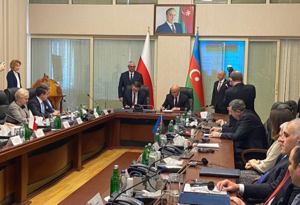 Azerbaijani, Polish economic zones sign memorandum of understanding