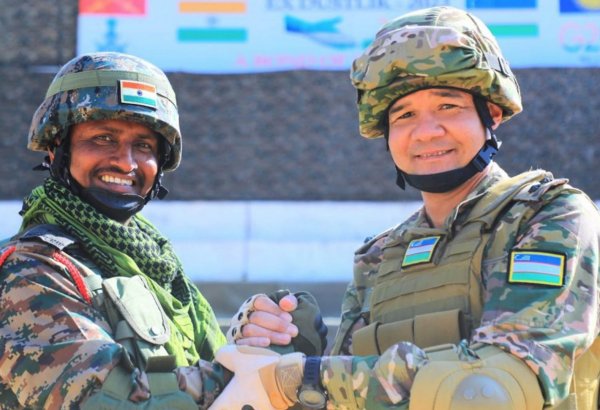 Özbek-Hint ortak askeri eğitim tatbikatı Hindistan'da başladı