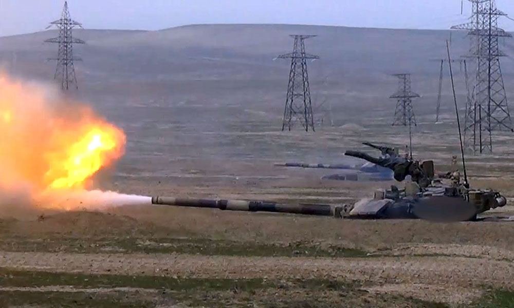Экипажи танков азербайджанской армии выполнили различные упражнения
