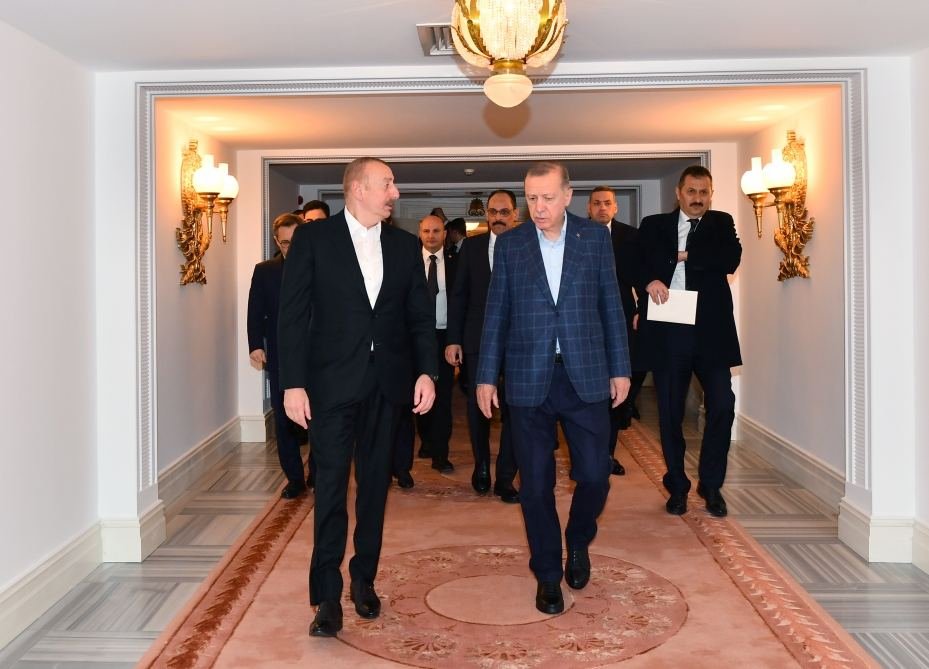 Президент Ильхам Алиев и Президент Реджеп Тайип Эрдоган обменялись мнениями о нормализации армяно-азербайджанских отношений