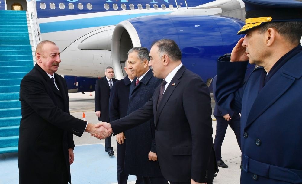 Президент Ильхам Алиев прибыл  с рабочим визитом в Турцию