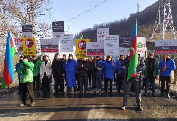 Peaceful protesters on Azerbaijan's Lachin-Khankendi road chant slogans about Khojaly genocide