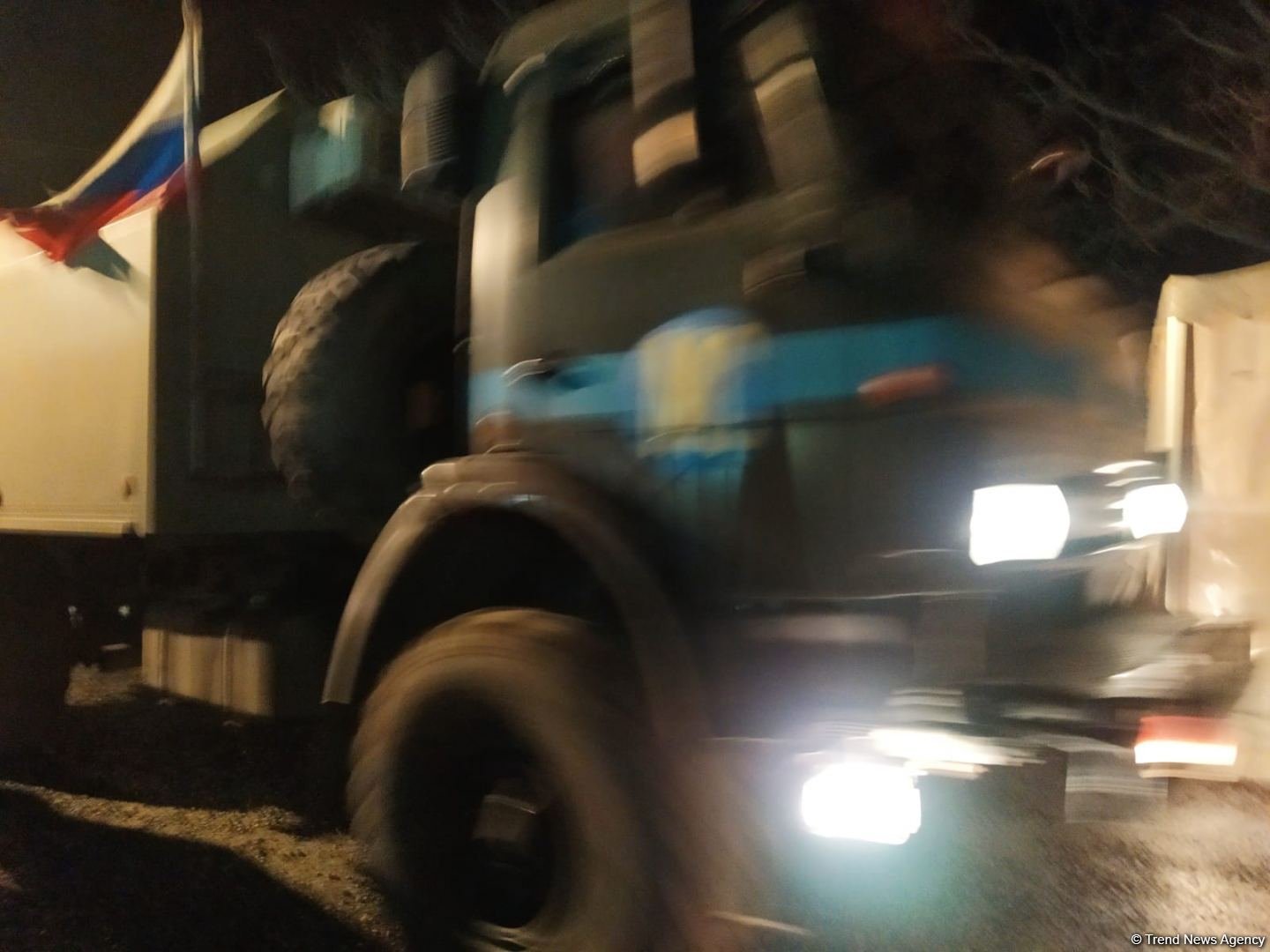 По Лачинской дороге беспрепятственно проехали еще семь автомобилей миротворцев