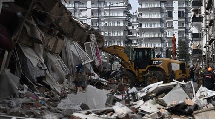 Число погибших в результате землетрясений в Турции достигло 49 589 человек
