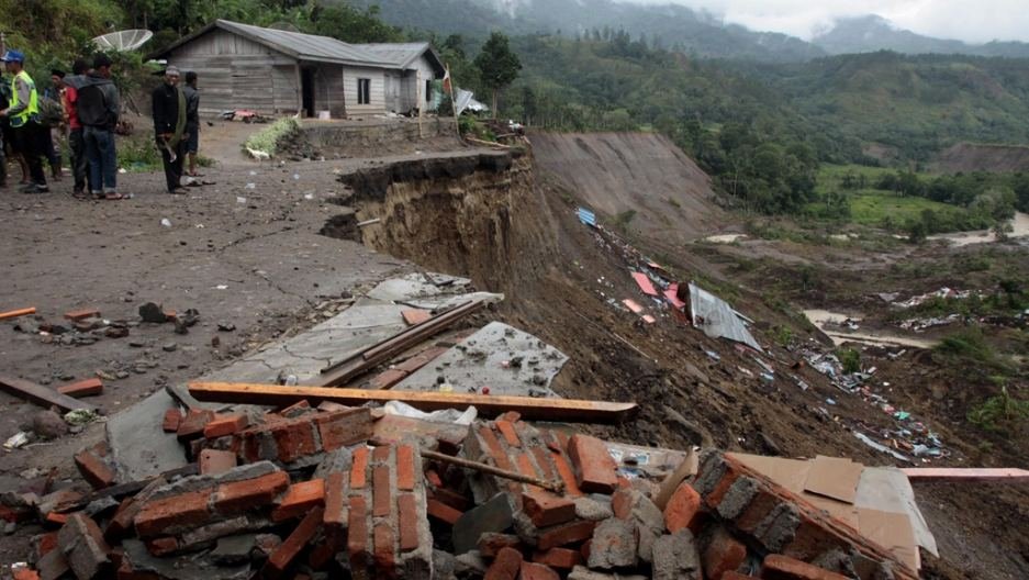 Death toll from western Indonesia's landslides rises to 44