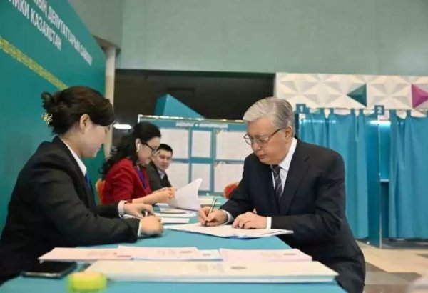 President Tokayev casts his vote in early parliamentary elections