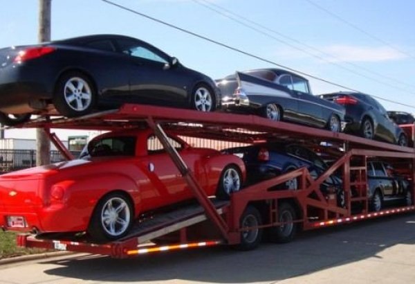 Azerbaijan restricts import of outdated cars