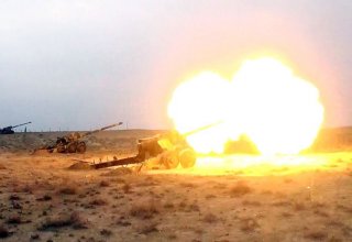 Azərbaycan Ordusunun artilleriya bölmələri ilə döyüş atışlı taktiki təlim keçirilib