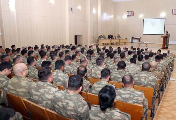 Состоялось совещание по итогам первой четверти учебного года в воинских частях Азербайджана