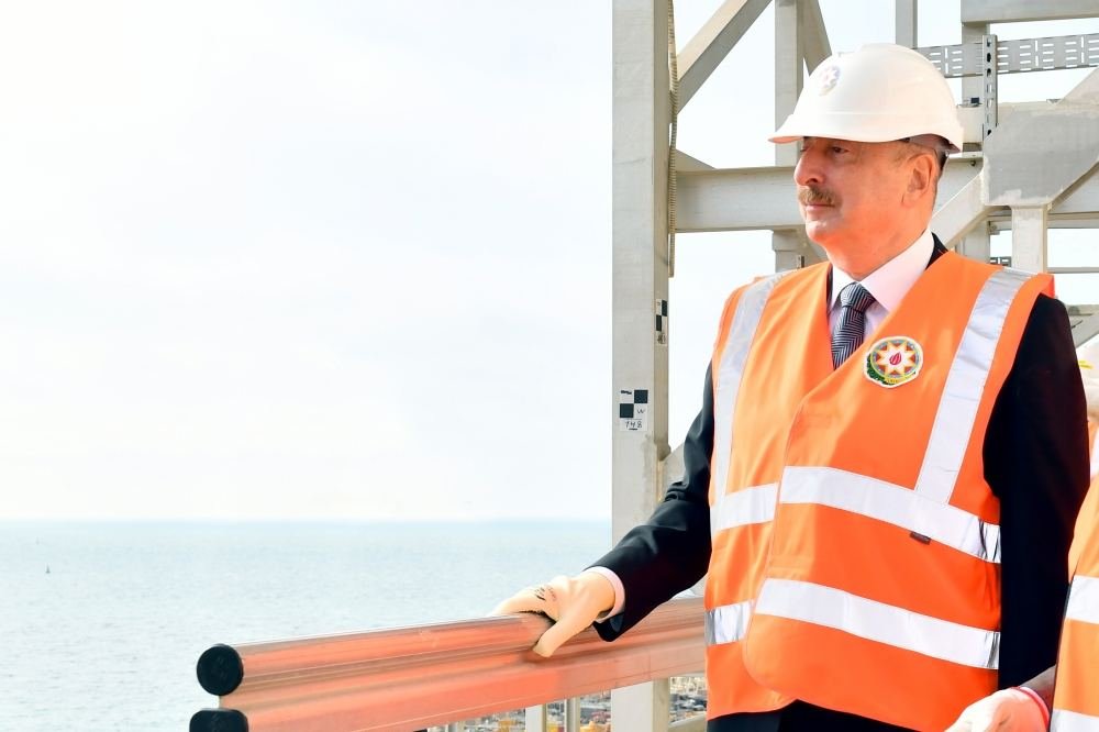 President Ilham Aliyev takes part in symbolic launch of upper modules of Azeri-Central-East platform to sea