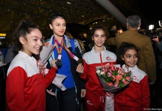 Azerbaijani gymnasts return from France with medals