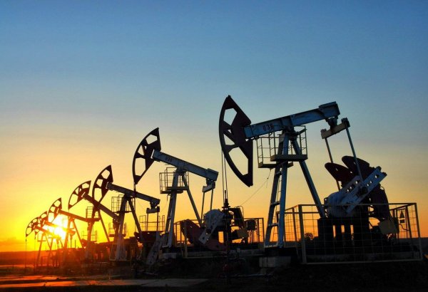 Kazakhstan to extend voluntary oil production cut