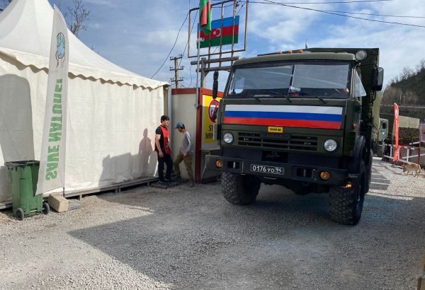 Rusiya sülhməramlılarına aid 30-dan çox avtomobil Laçın yolundan maneəsiz keçib