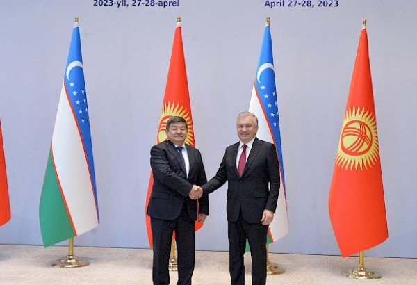 Акылбек Жапаров встретился с президентом Узбекистана