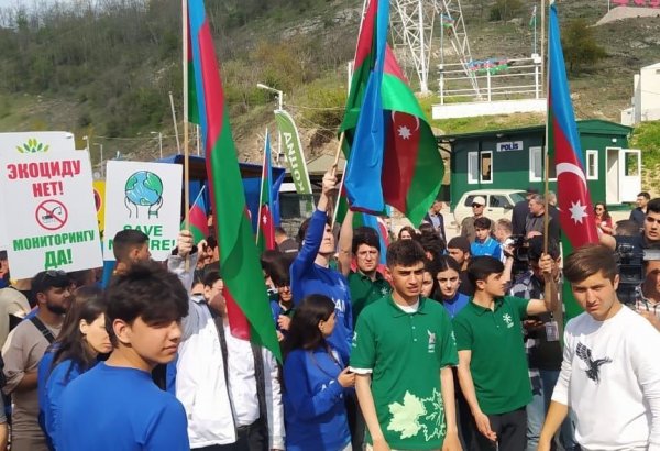 Акция протеста азербайджанских экоактивистов на дороге Лачин-Ханкенди временно приостановлена ​​с 18:00