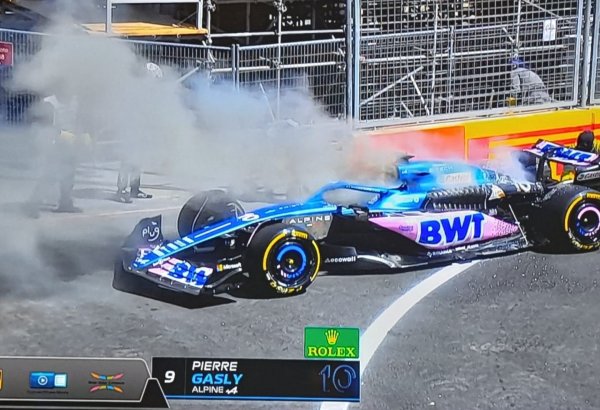 Formula 1 komandalarının sərbəst yürüşündə Fransalı pilotun avtomobili yanıb