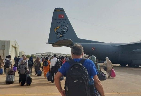 Турция завершила эвакуацию своих граждан из Судана