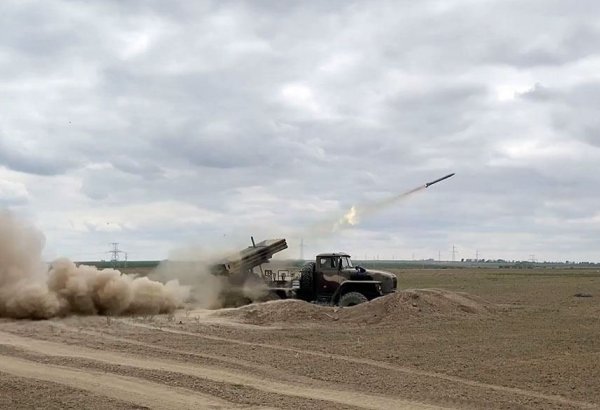 Azərbaycan Ordusunun Raket və Artilleriya Qoşunlarının təlimləri davam edir