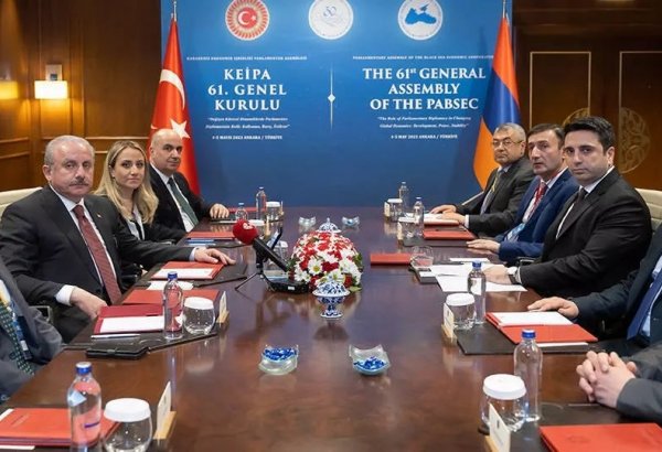 Turkish parliament speaker meets with Armenian counterpart