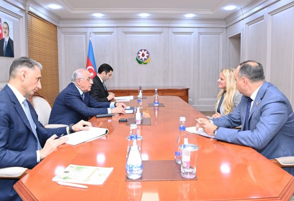 Azerbaijani PM meets with President of SpaceX