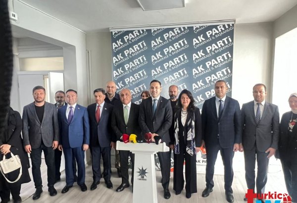 Azərbaycan nümayəndə heyəti AK Partinin İzmir təşkilatını ziyarət edib