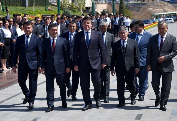 Uzbek Ministry of Foreign Affairs honors memory of Azerbaijani national leader Heydar Aliyev
