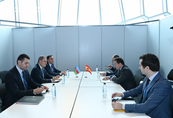 Azerbaijani, Spanish FMs hold meeting