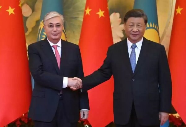 Chinese leader Xi Jinping greets Kassym-Jomart Tokayev in Beijing